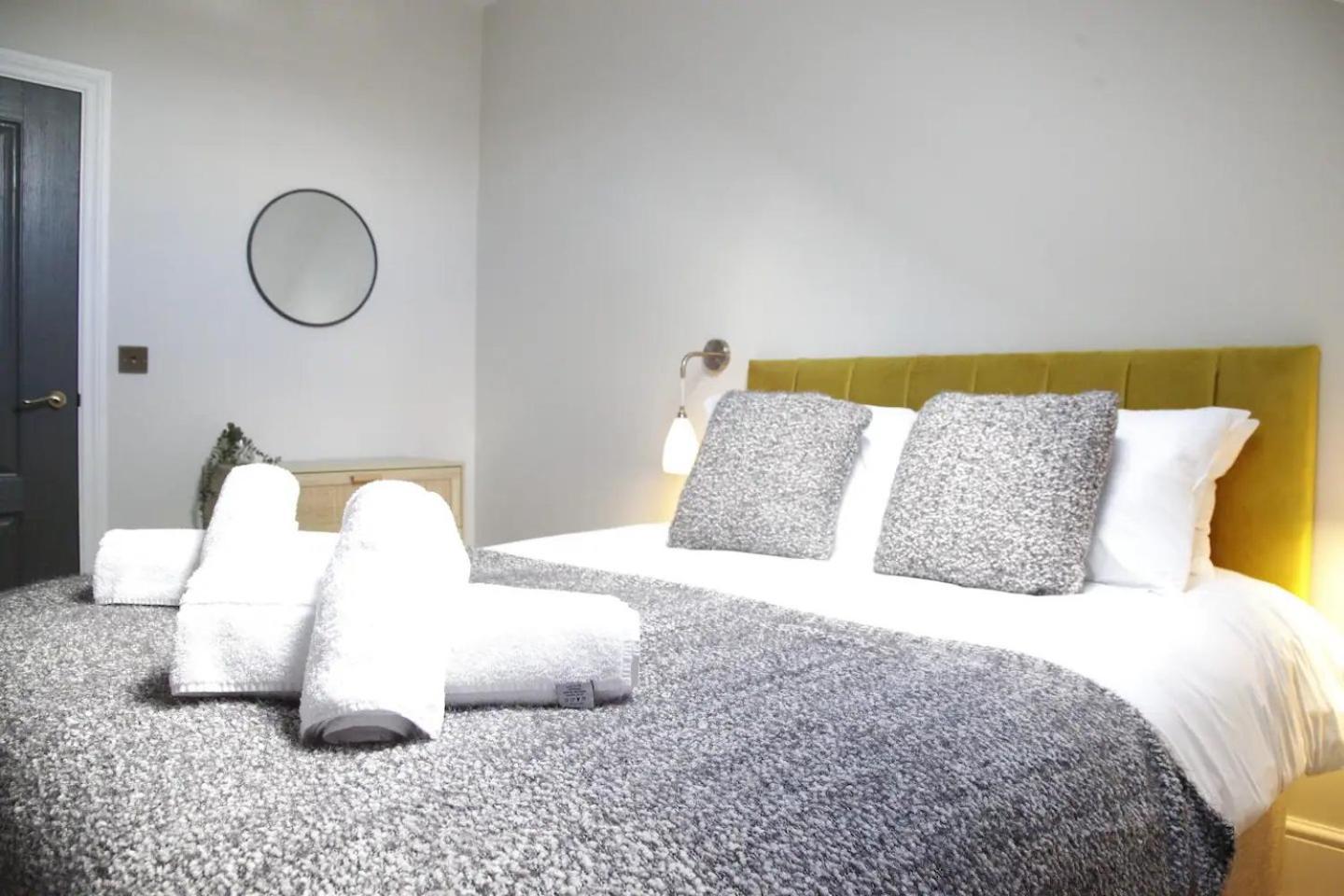 Pass The Keys Apartment 3 Old Conservative Club In Historic Town Caernarfon Buitenkant foto