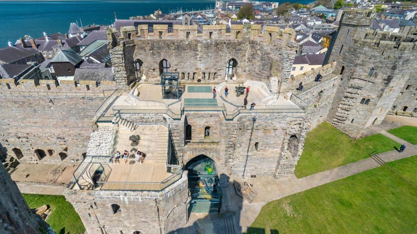 Pass The Keys Apartment 3 Old Conservative Club In Historic Town Caernarfon Buitenkant foto