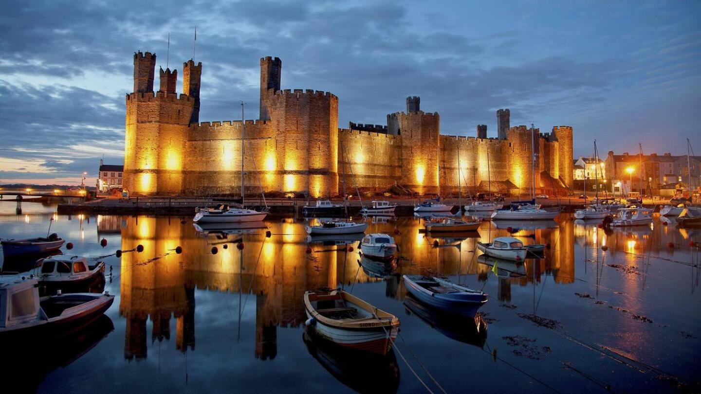 Pass The Keys Apartment 3 Old Conservative Club In Historic Town Caernarfon Buitenkant foto